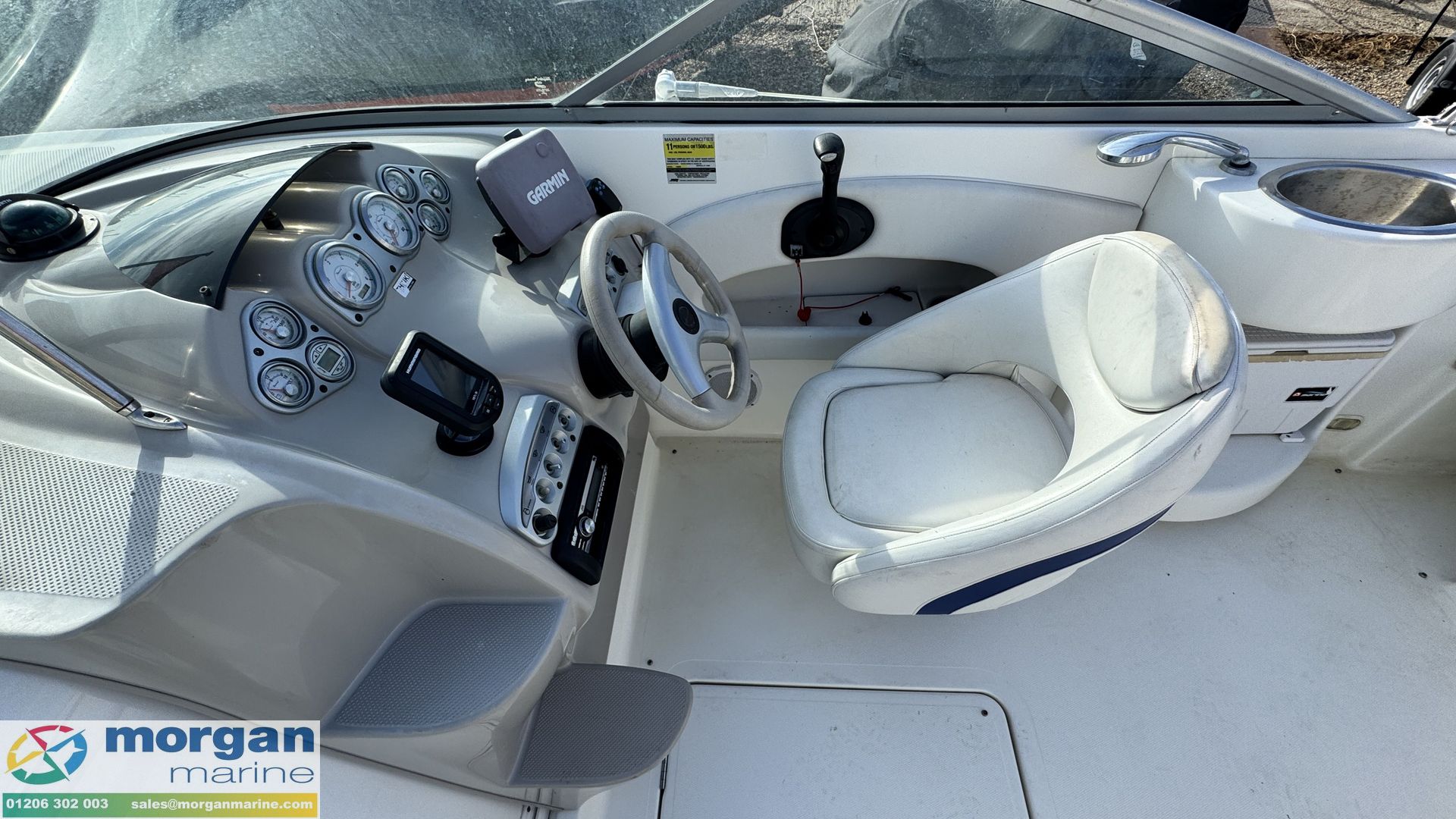 Maxum 2400 SC3 -