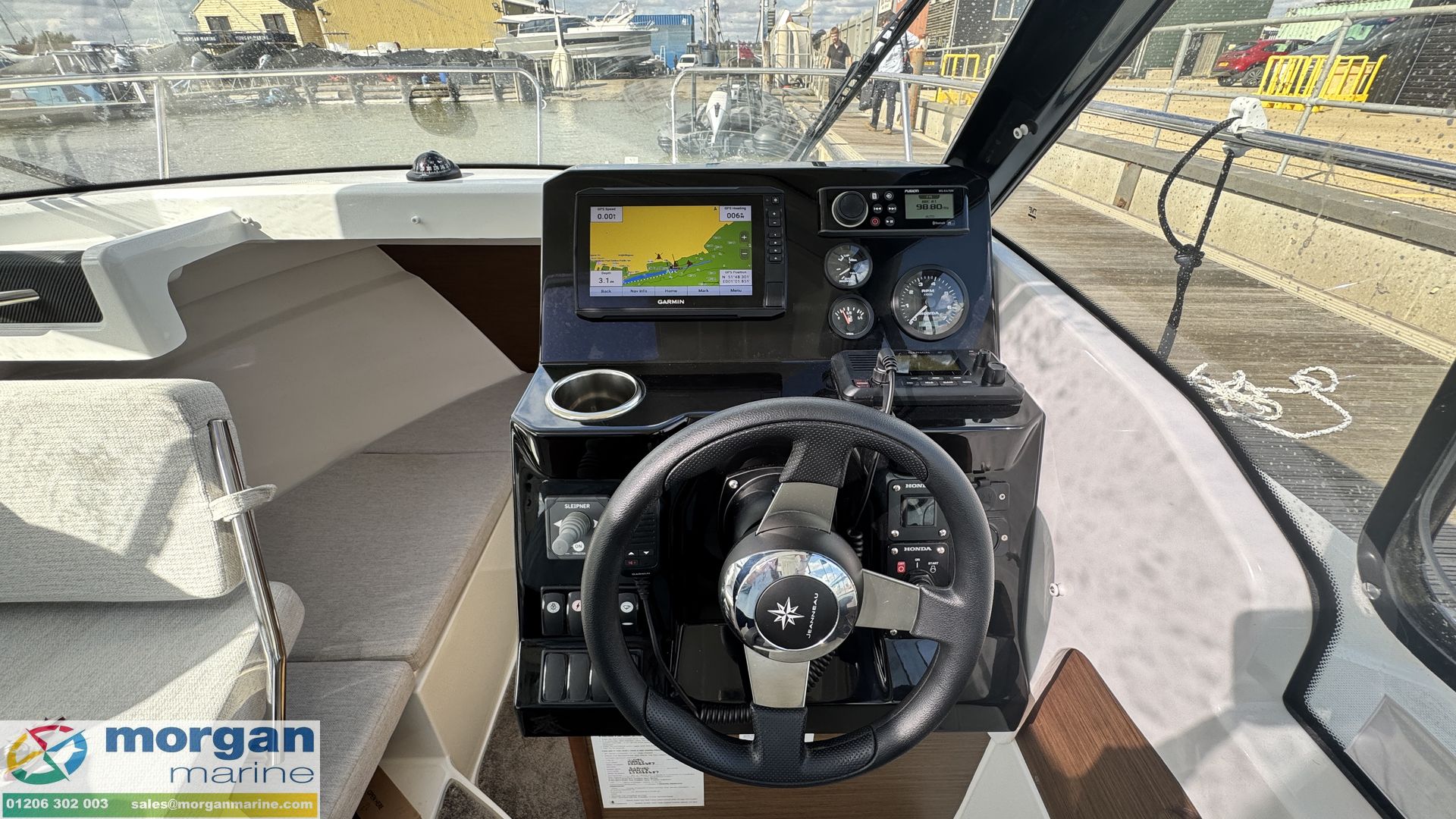 Merry Fisher 695 -