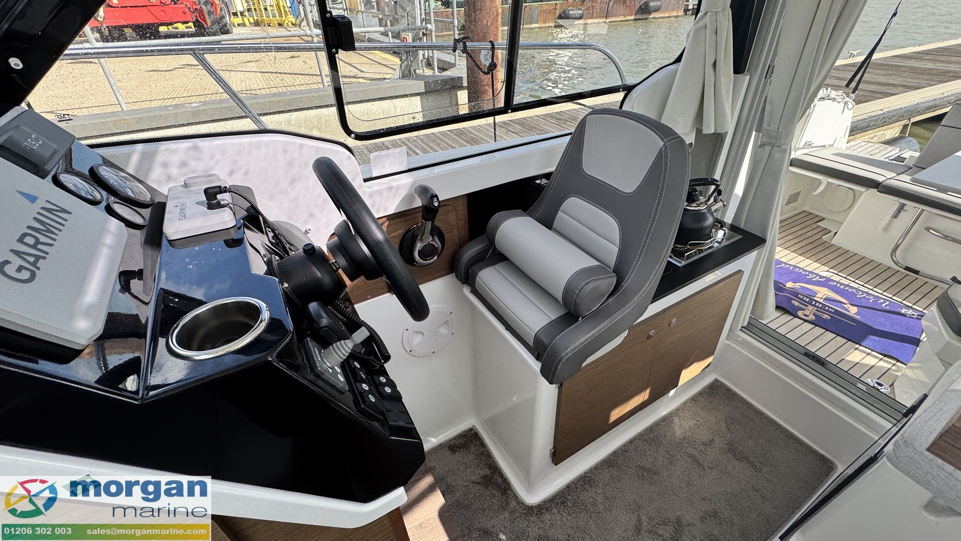 Merry Fisher 695 -