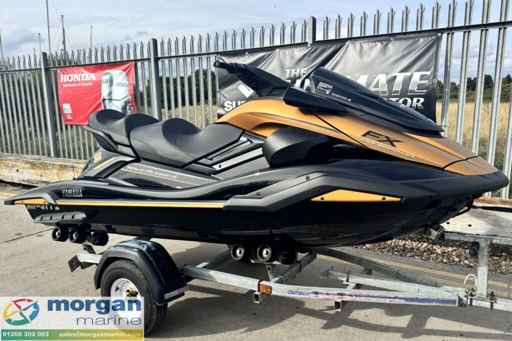 Yamaha FX Cruiser HO jet ski